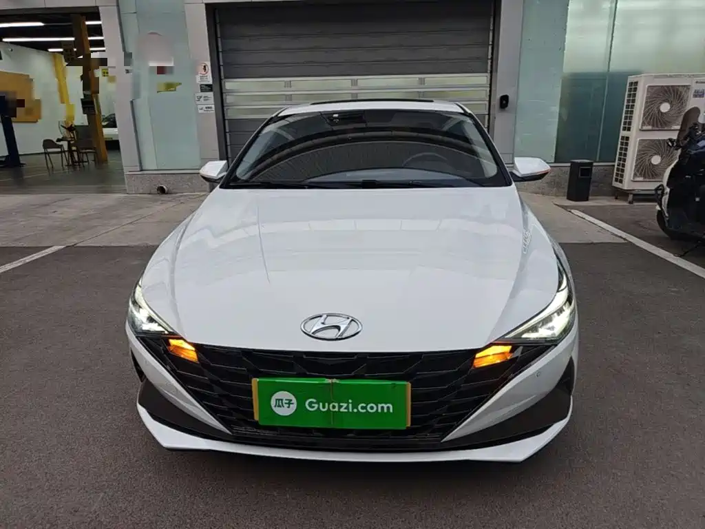 Hyundai Elantra — миниатюра 3