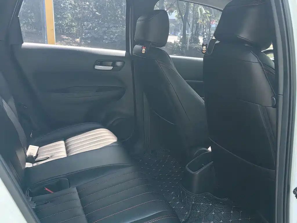Honda Fit — миниатюра 8
