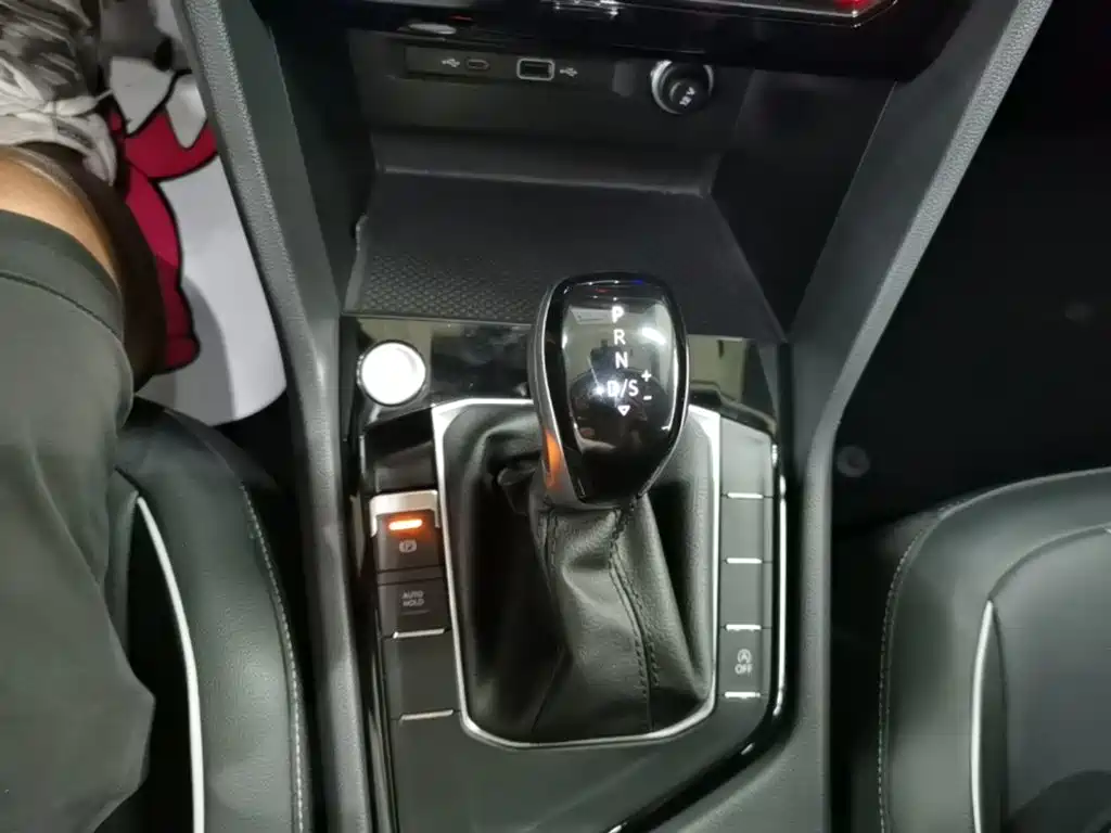 Volkswagen Tiguan L — миниатюра 14
