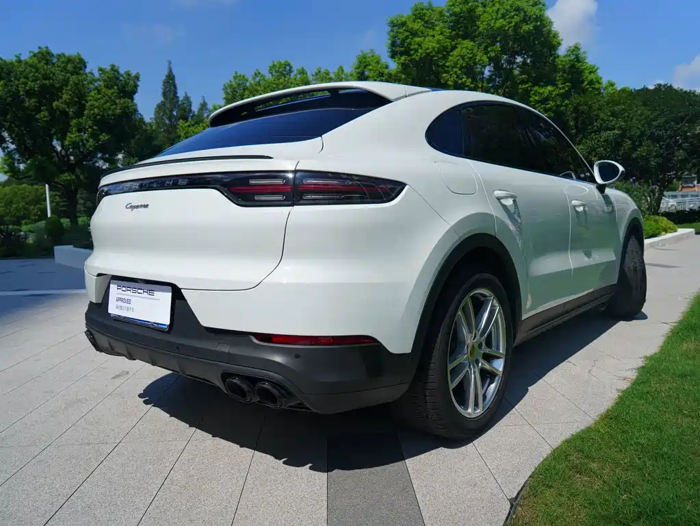 Porsche Cayenne — миниатюра 12