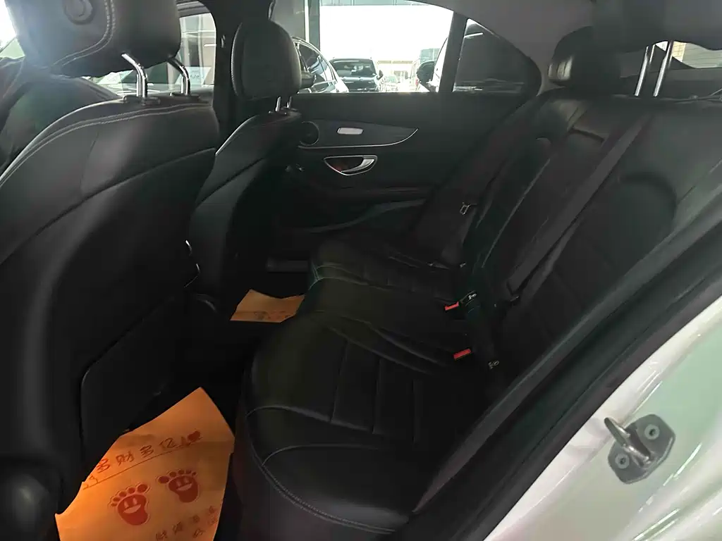 Mercedes-Benz C-Class — миниатюра 10