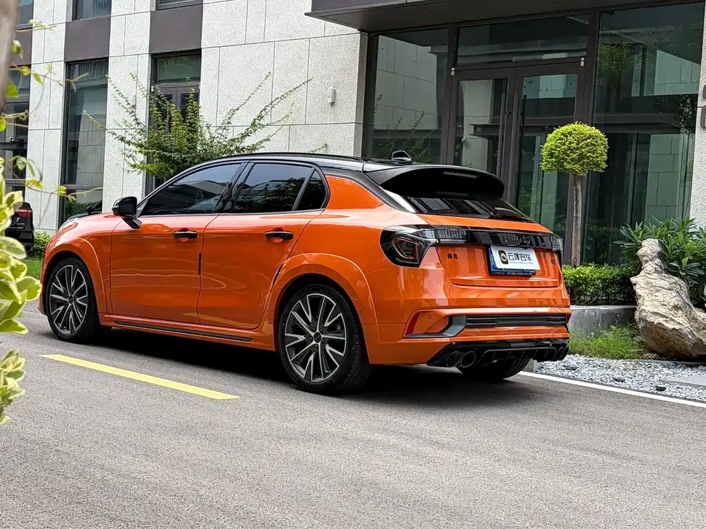 Lynk & Co 02 Hatchback — миниатюра 5