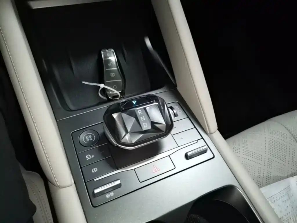 BYD Yuan UP — миниатюра 14