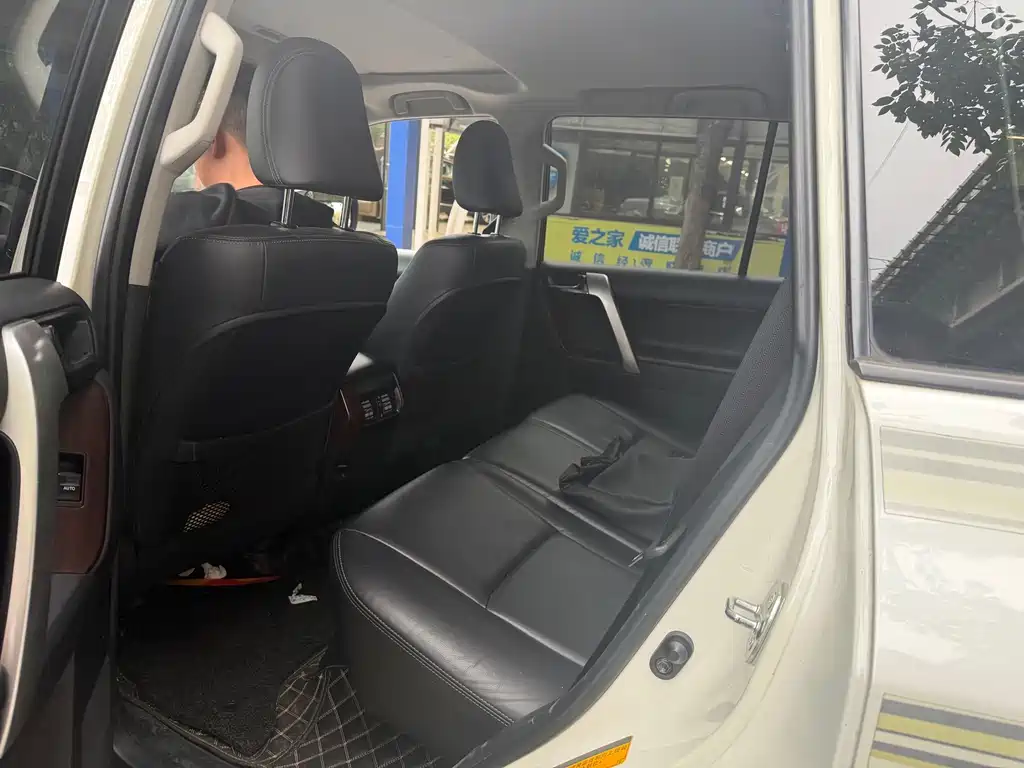 Toyota Prado — миниатюра 6