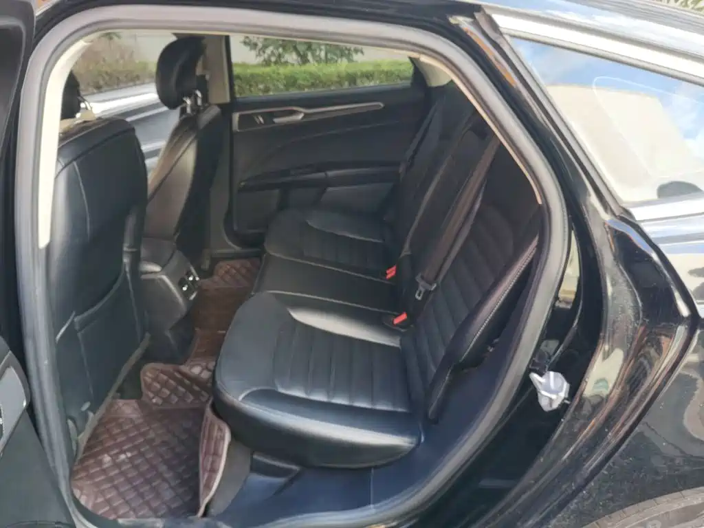 Ford Mondeo — миниатюра 15