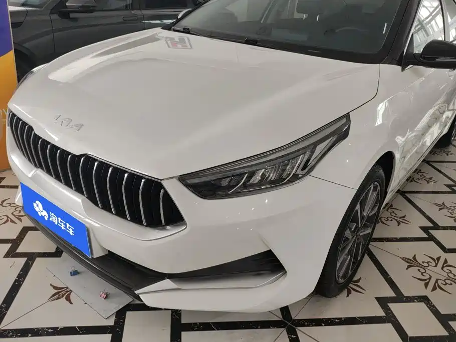Kia K3 2022 Белый из Китая