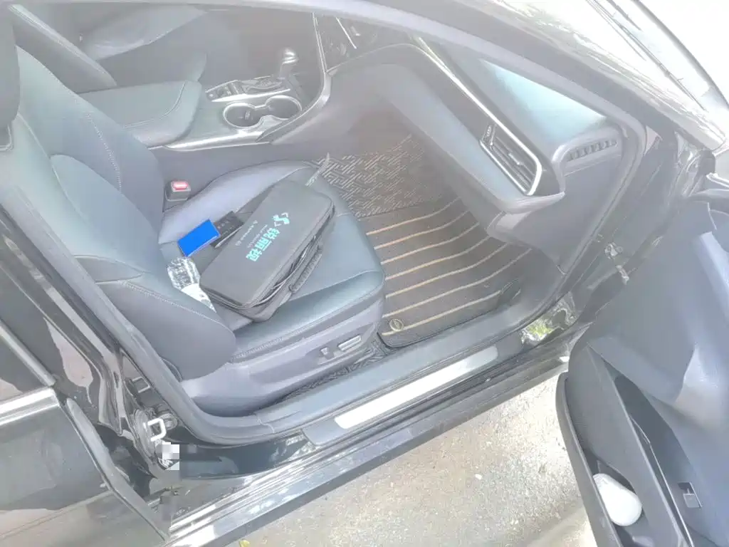 Toyota Camry — миниатюра 19