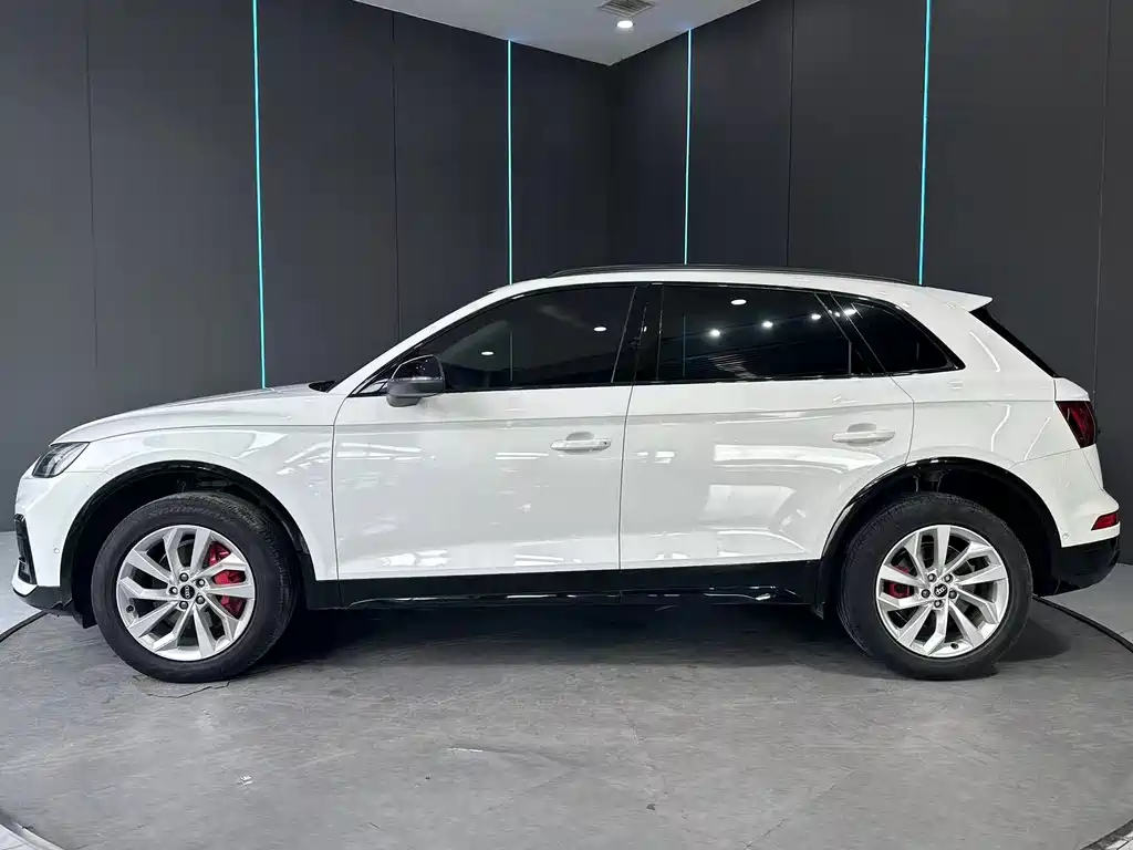 Audi Q5L 2022 40T Luxury