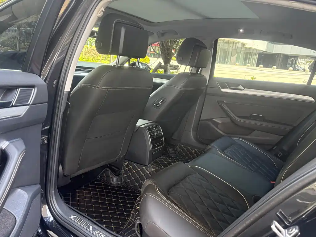 Volkswagen Magotan PHEV — миниатюра 5