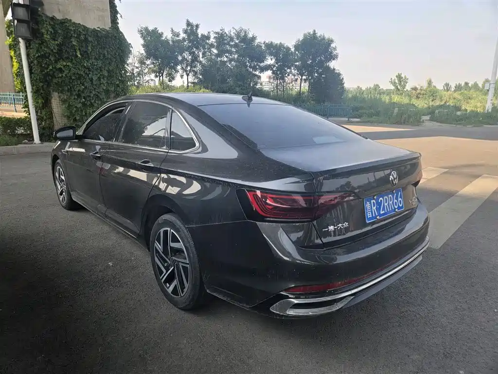 Volkswagen Sagitar 2023 300TSI DSG