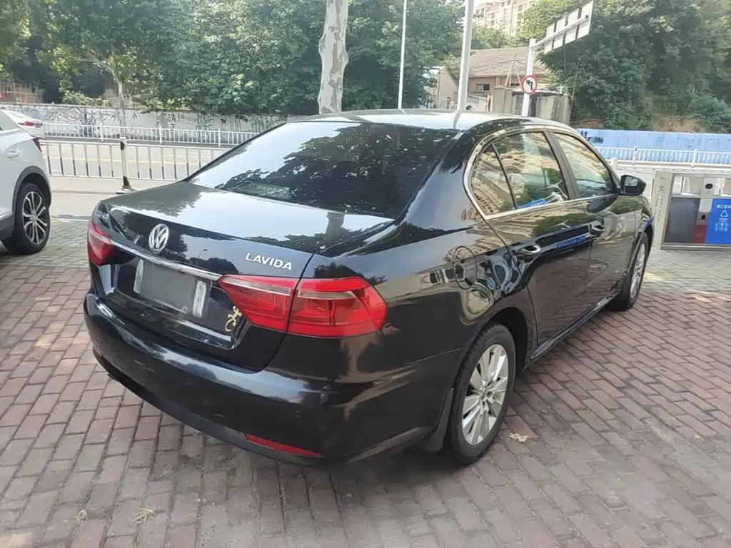 Volkswagen Lavida — миниатюра 7