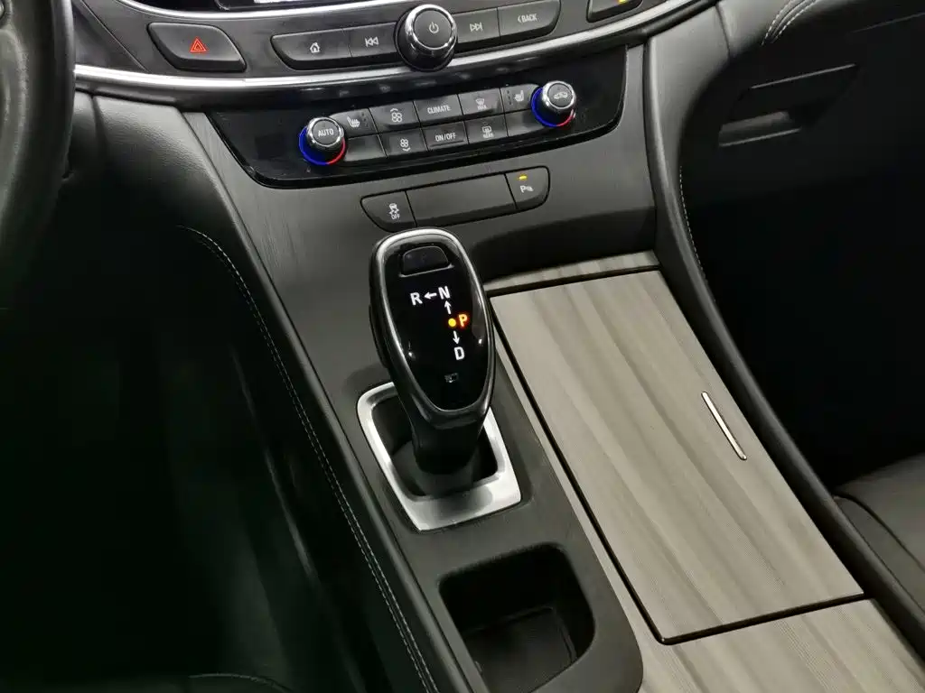 Buick LaCrosse — миниатюра 13