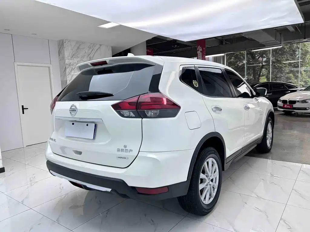 Nissan X-Trail — миниатюра 6