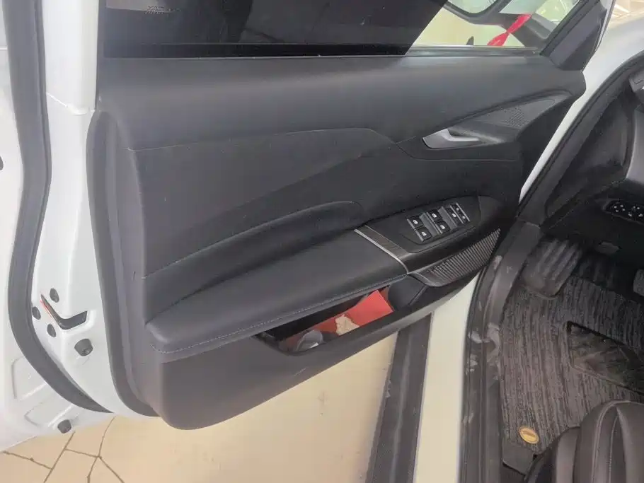 Changan Eado PHEV — миниатюра 7