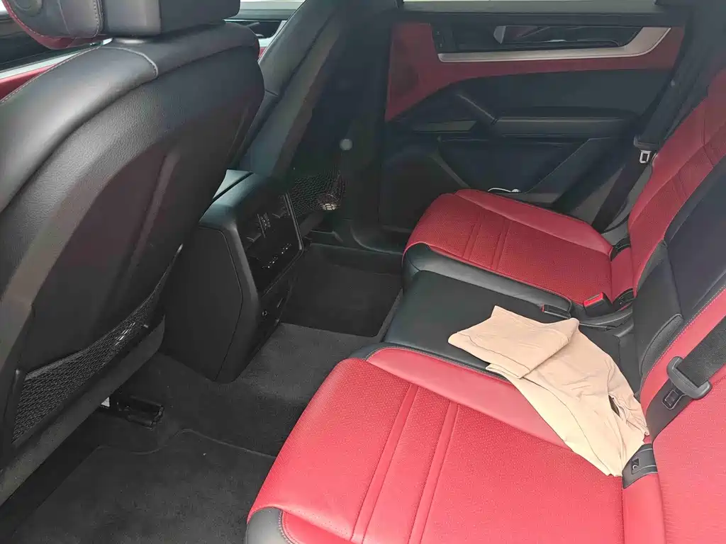 Porsche Cayenne — миниатюра 8