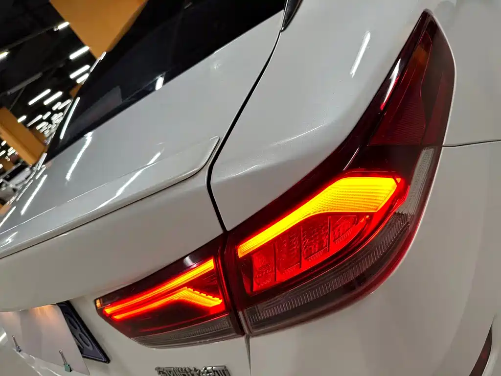Kia K5 — миниатюра 14