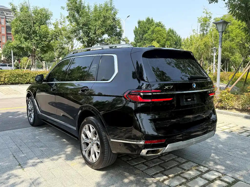 BMW X7 2023 xDrive40i Lead Luxury