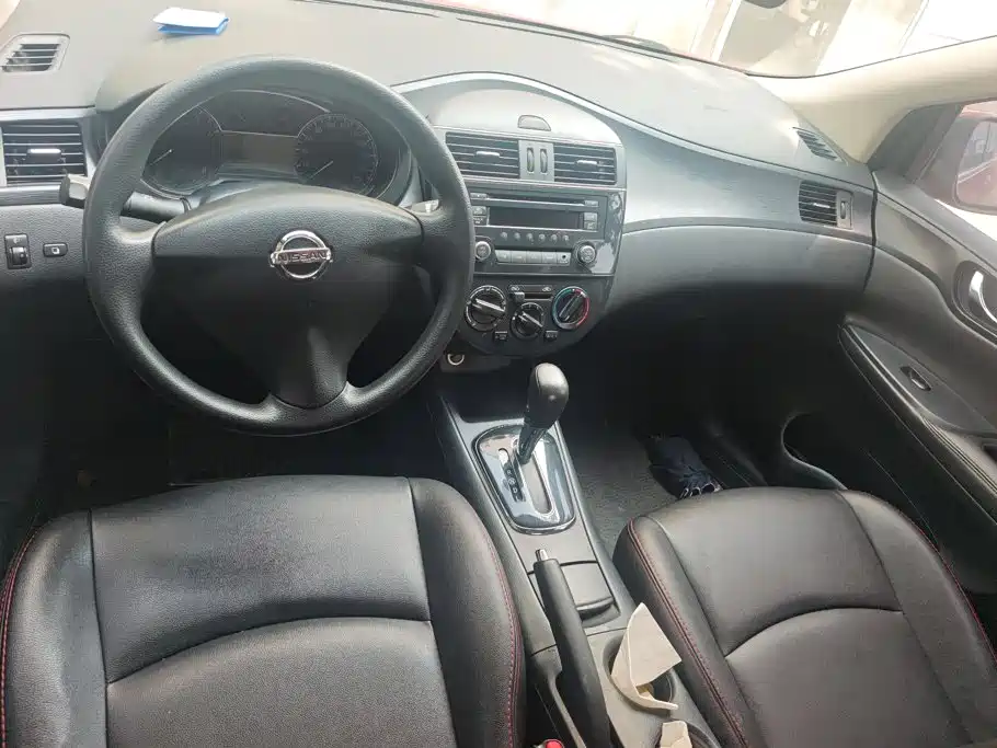 Nissan Tiida — миниатюра 12