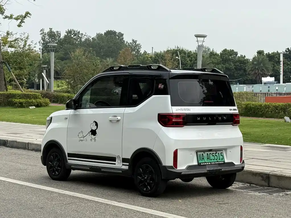 Wuling MINIEV — миниатюра 8
