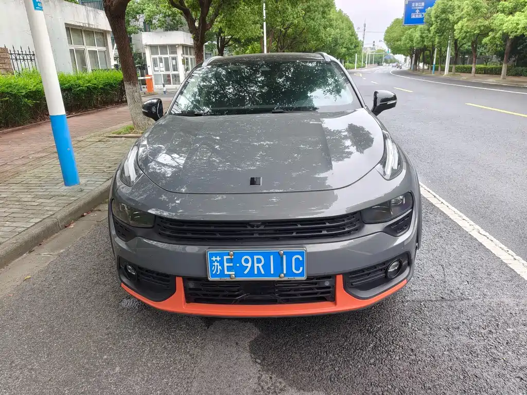 Lynk & Co 02