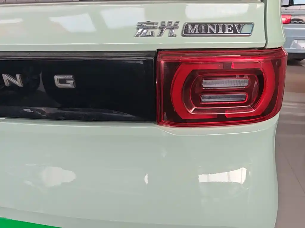Wuling MINIEV — миниатюра 8