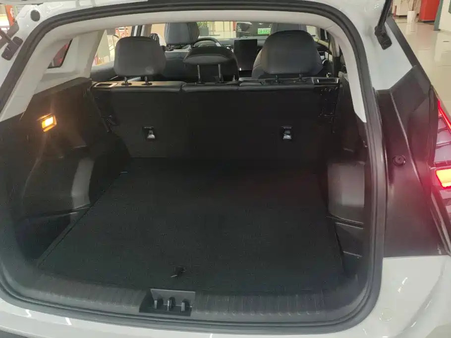 Geely Boyue L — миниатюра 4