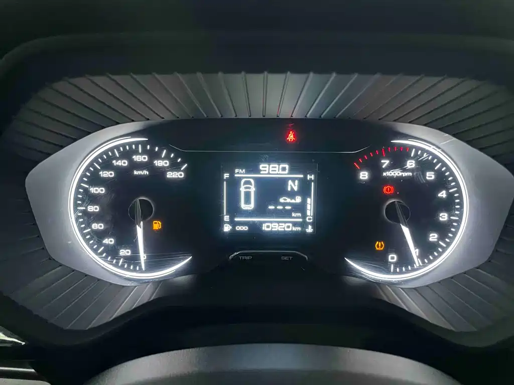 Wuling Jiachen — миниатюра 4