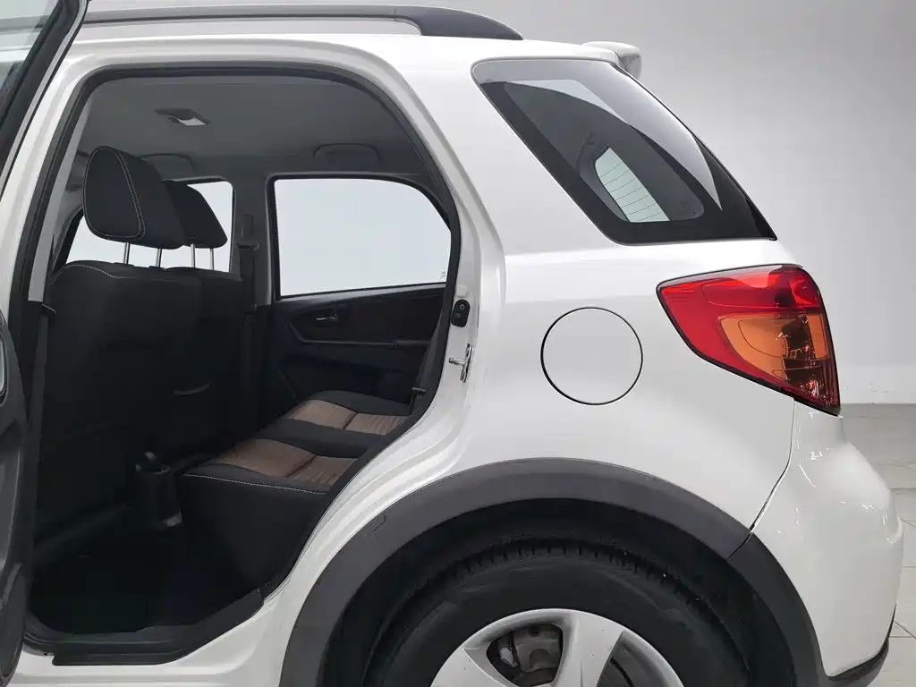 Suzuki SX4 — миниатюра 15
