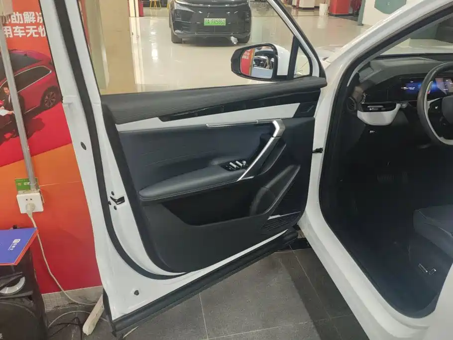 Geely Boyue L — миниатюра 7
