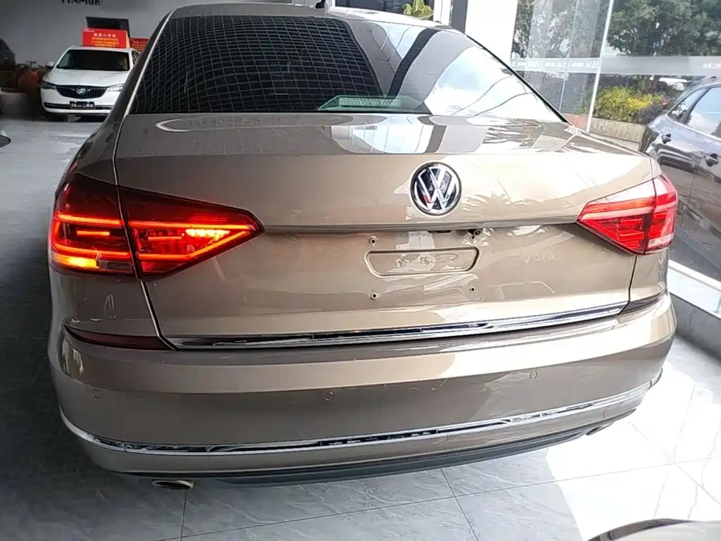 Volkswagen Passat — миниатюра 6