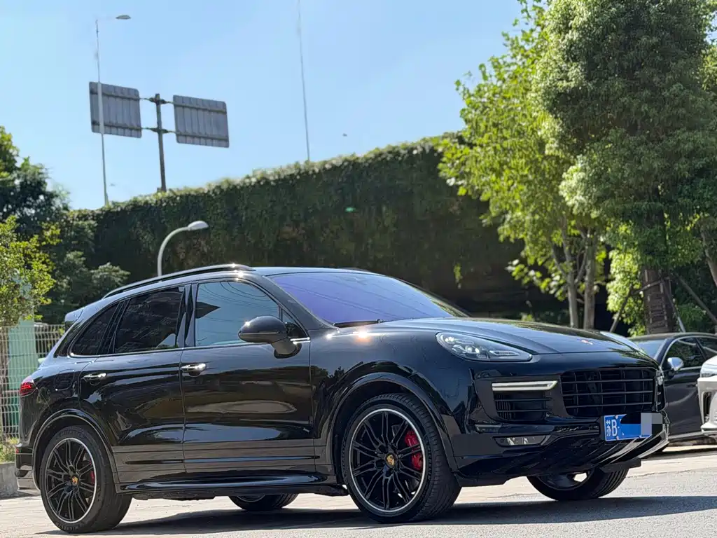 Porsche Cayenne — миниатюра 4