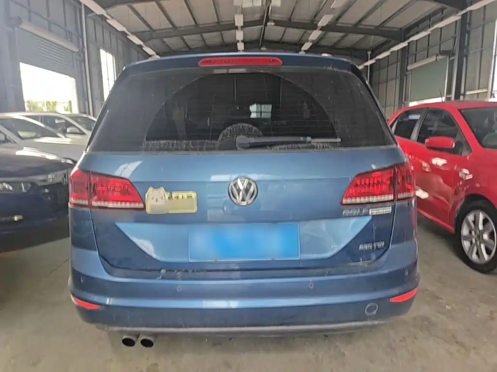 Volkswagen Golf · 2016 230TSI AT