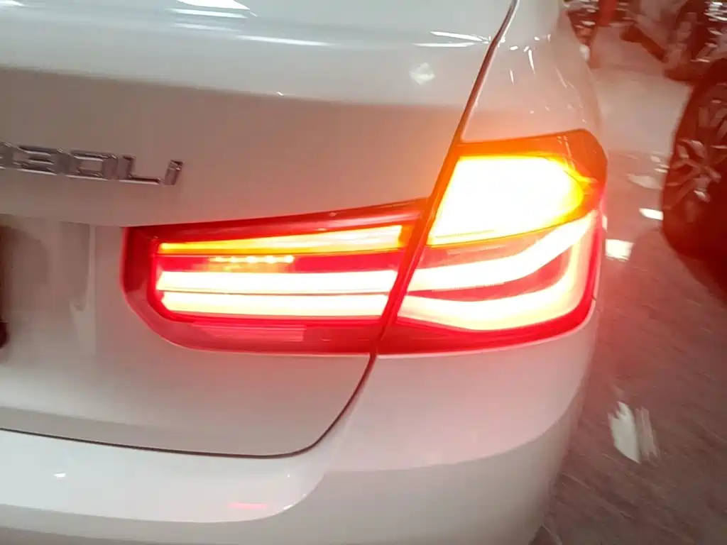 BMW 3 Series — миниатюра 8