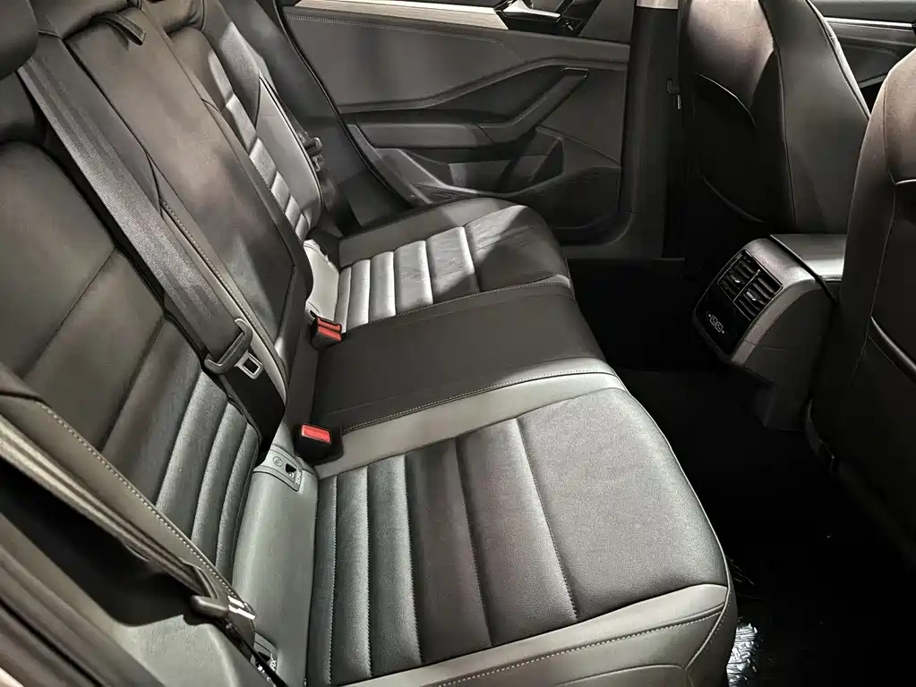 Volkswagen Sagitar — миниатюра 9