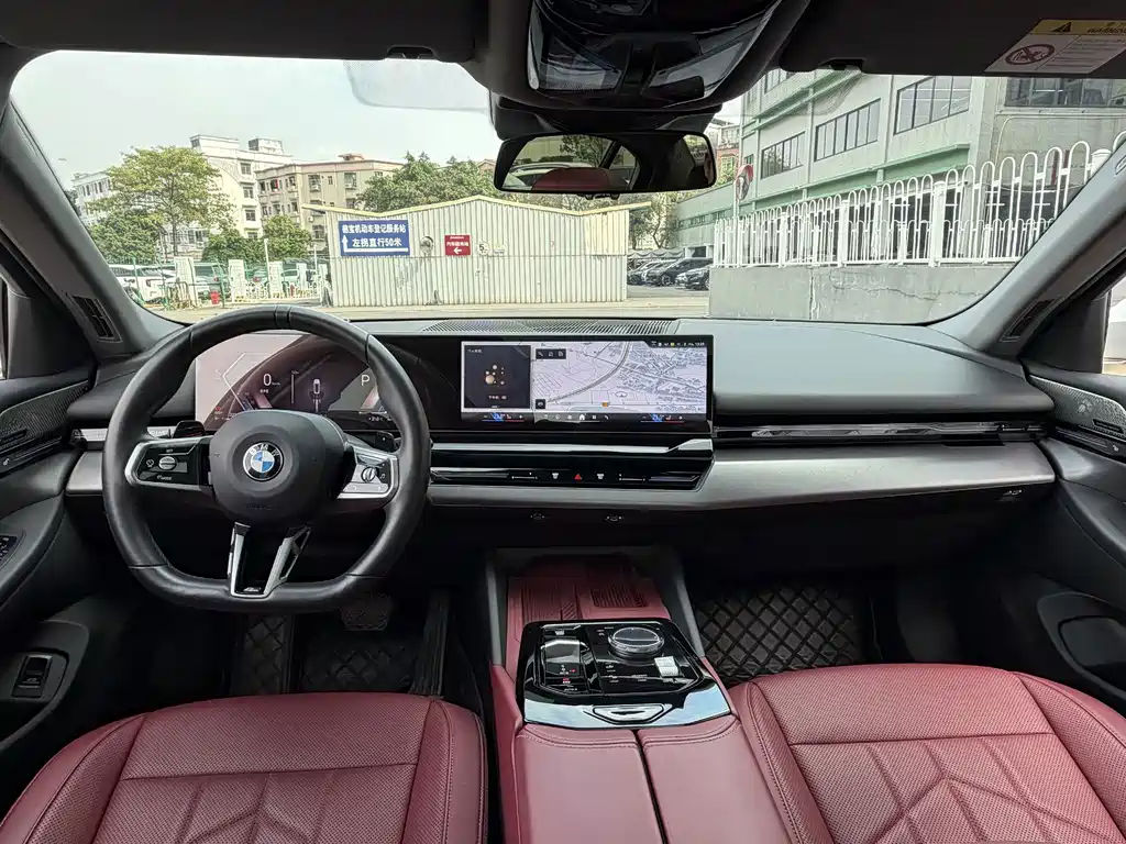 BMW 5 Series — миниатюра 6