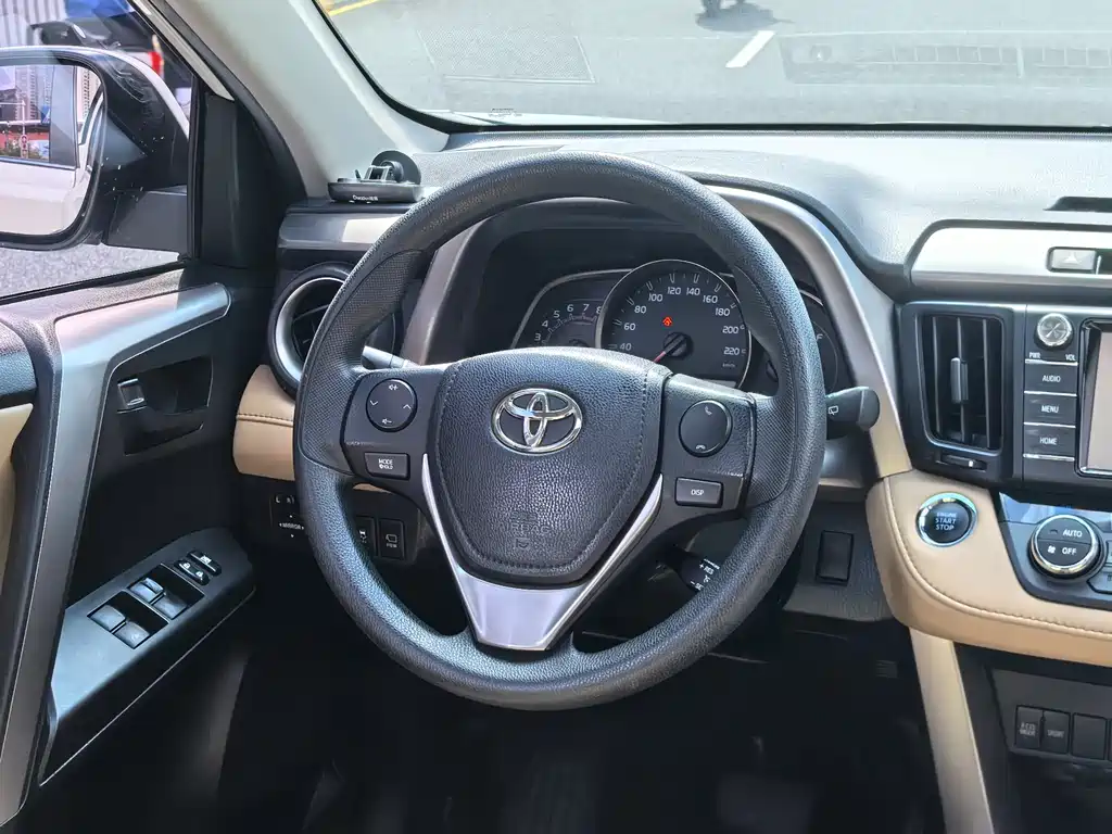Toyota RAV4 2016 2.0L CVT V