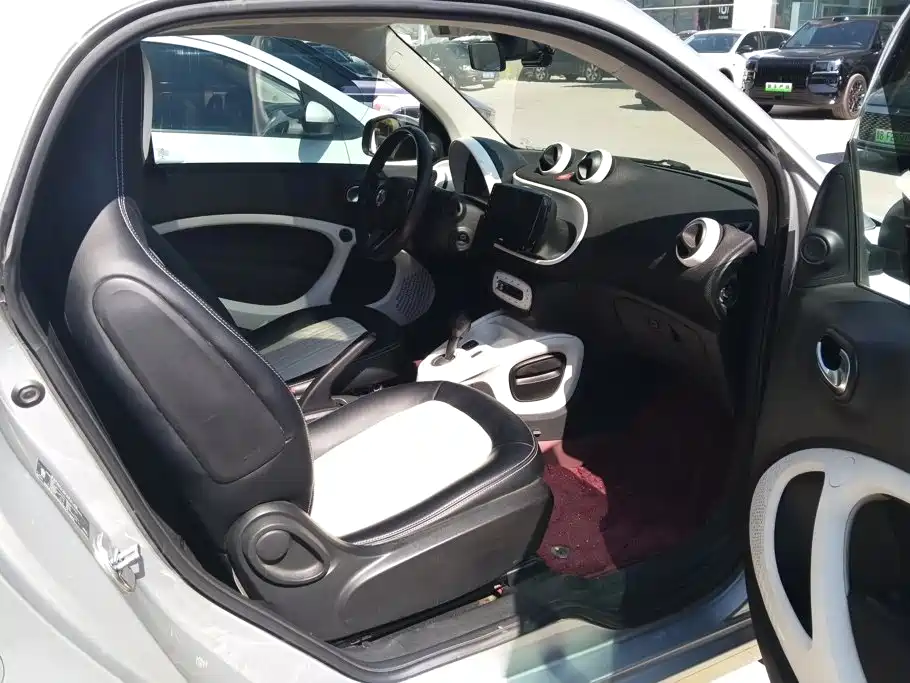 smart Smart Fortwo — миниатюра 8