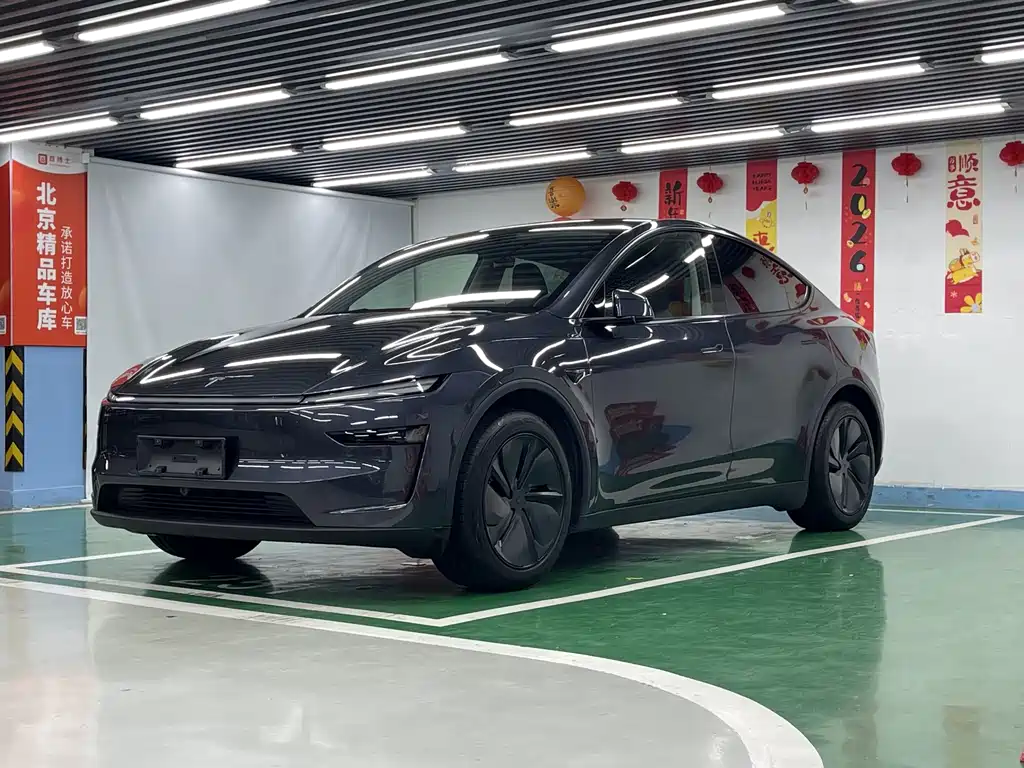 Tesla Model Y 2025