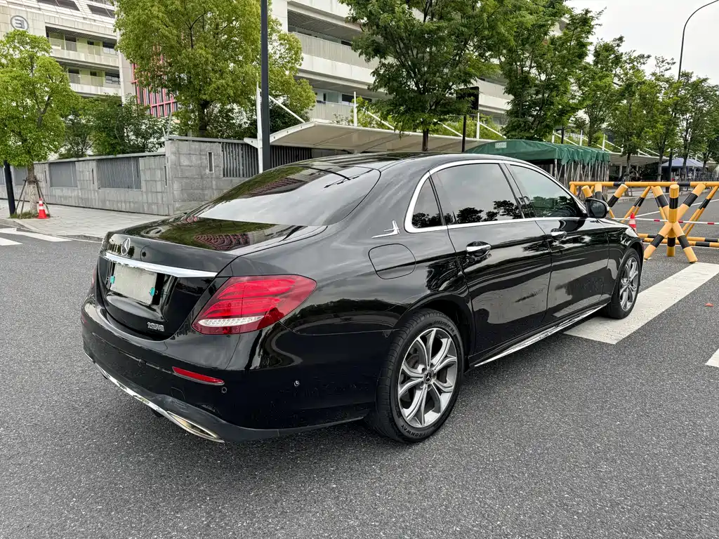 Mercedes-Benz E-Class — миниатюра 4