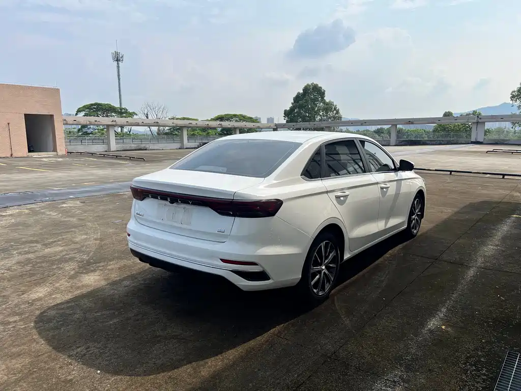 Geely Emgrand — миниатюра 9