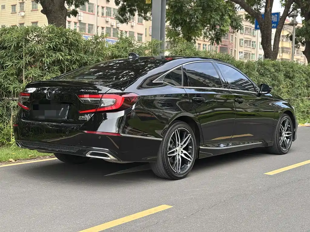 Honda Accord — миниатюра 6