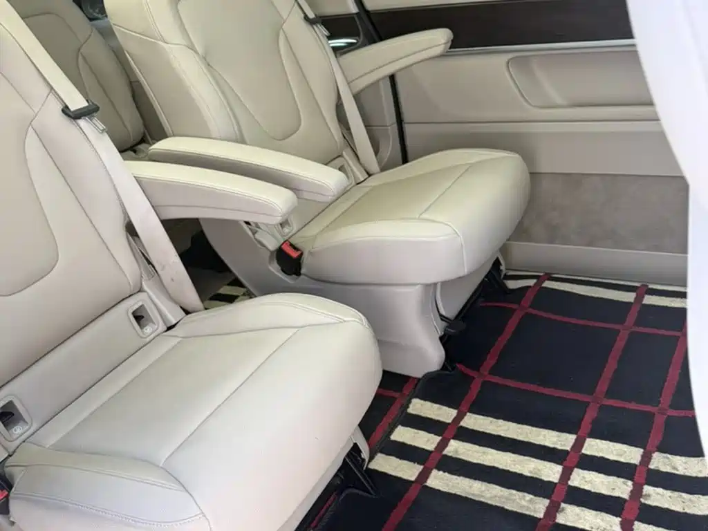 Mercedes-Benz V-Class — миниатюра 14