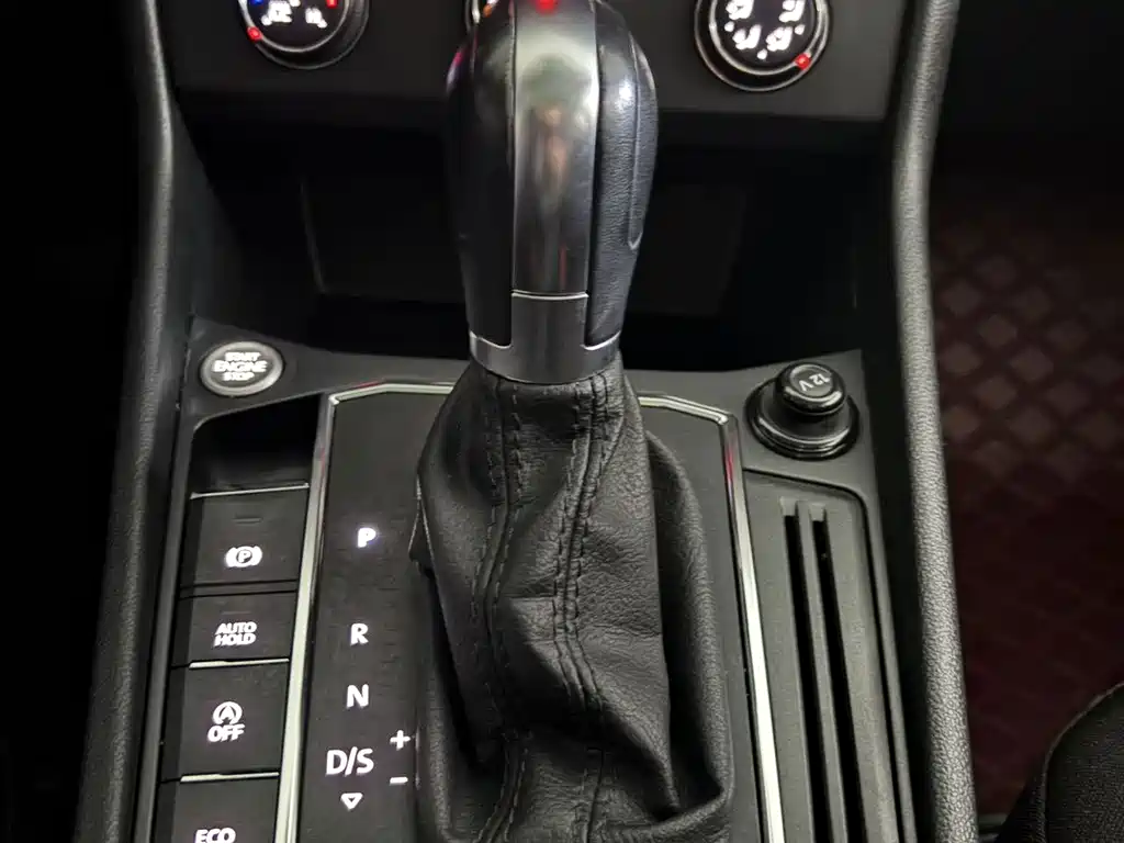 Volkswagen Lavida — миниатюра 16