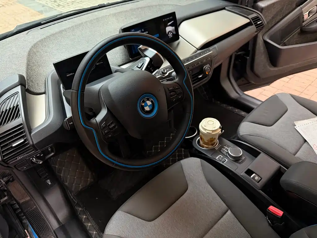 BMW I3