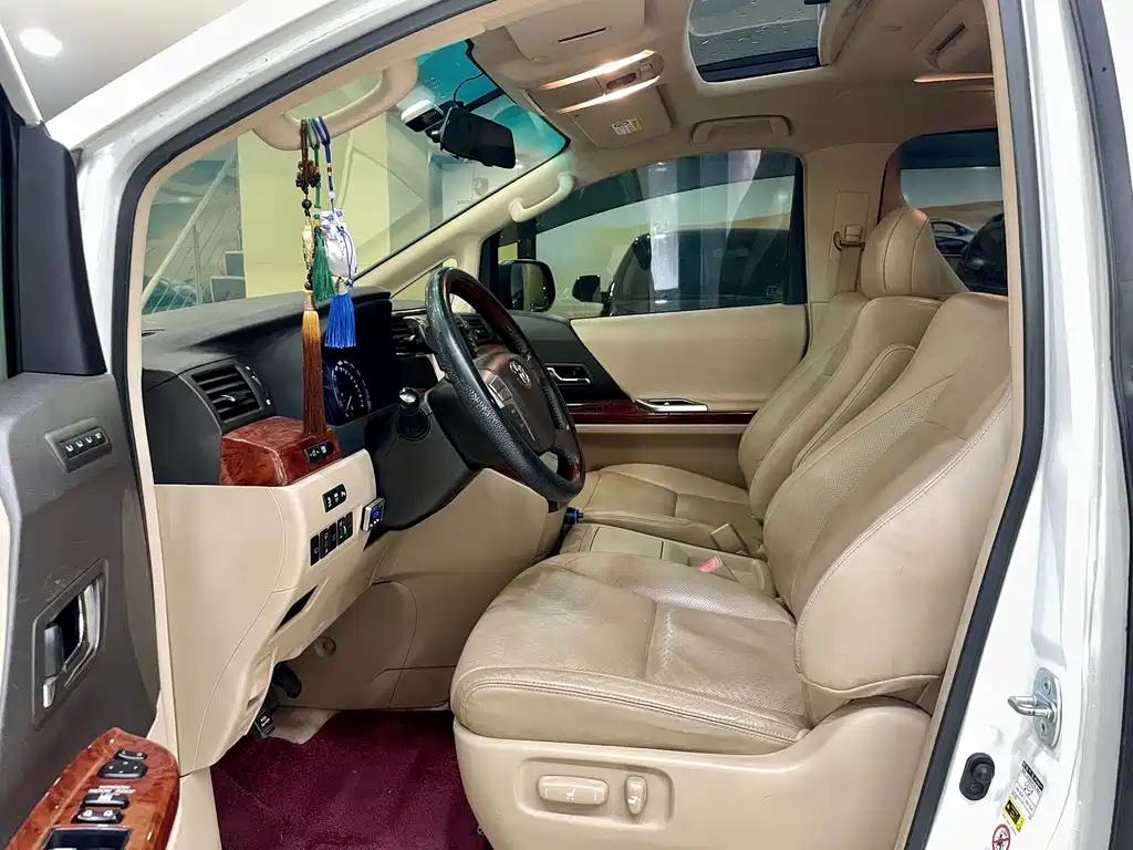 Toyota Alphard 2011 3.5L Luxury
