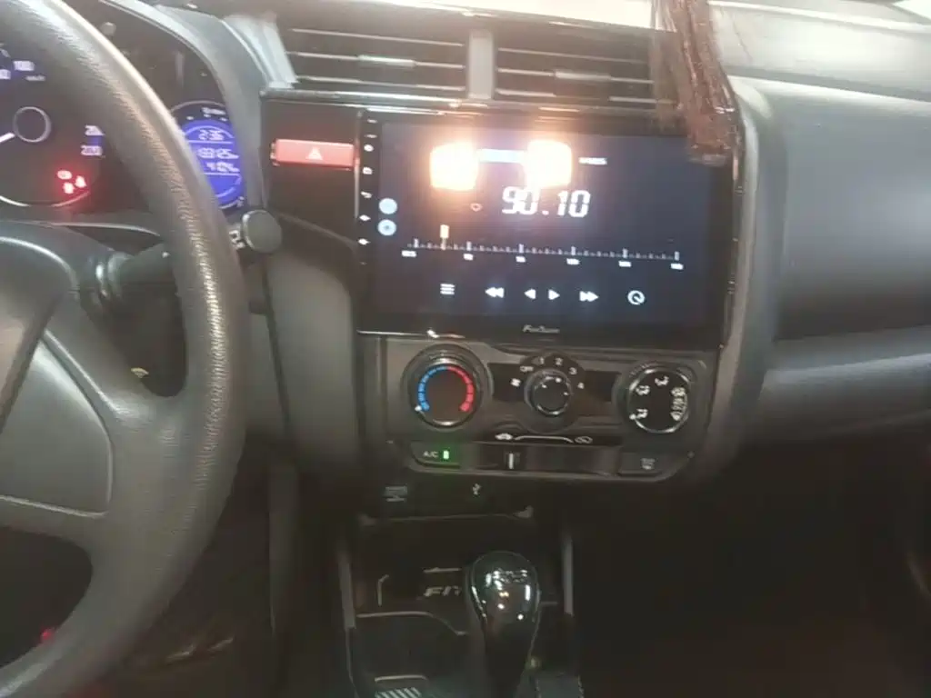 Honda Fit — миниатюра 13