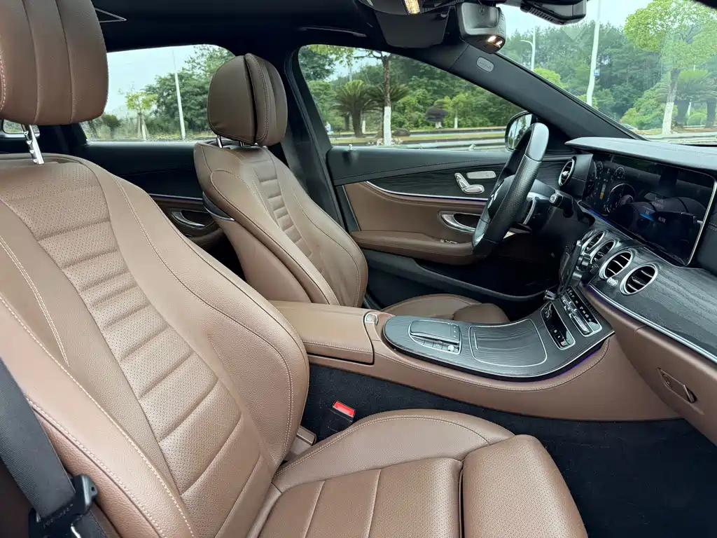 Mercedes-Benz E-Class — миниатюра 11
