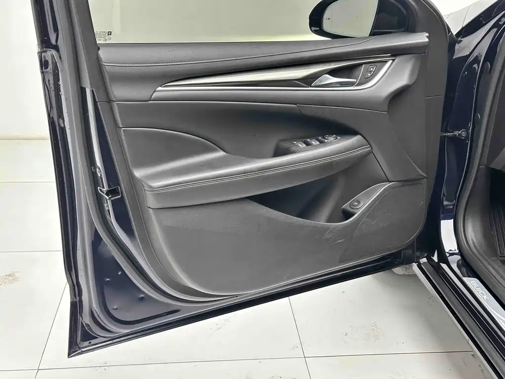 Buick LaCrosse — миниатюра 18