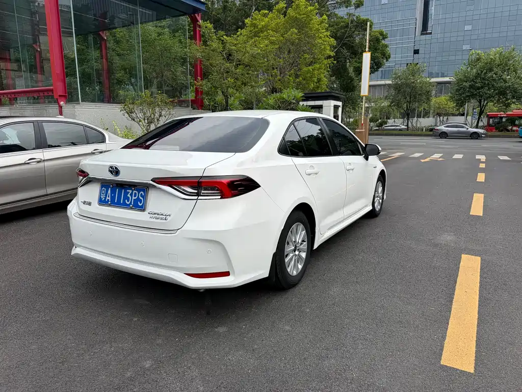 Toyota Corolla — миниатюра 7