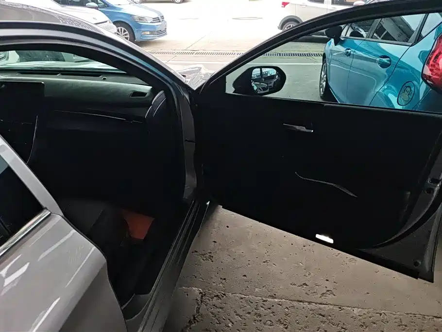 Toyota Avalon 2023 2.5L Luxury